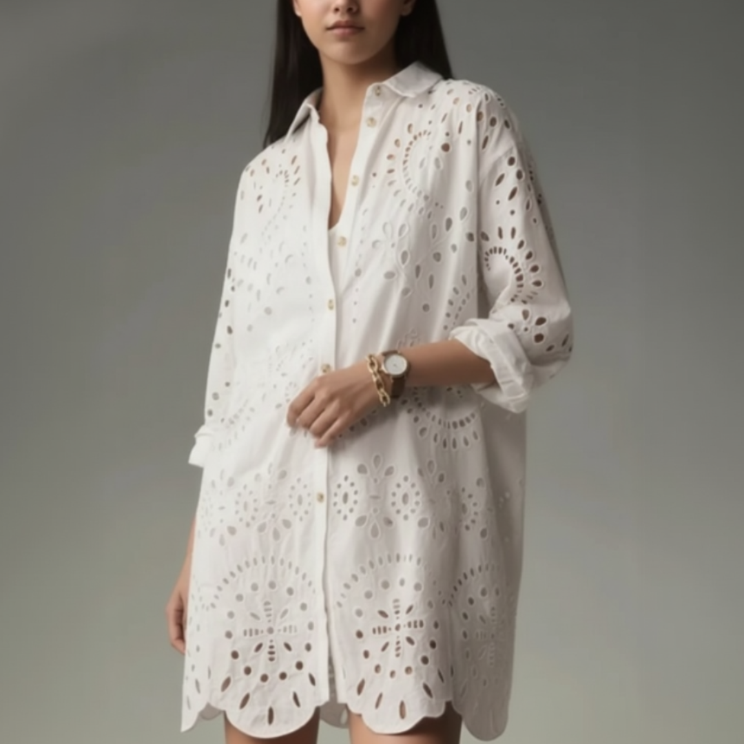 Elegant hook flower blouse for women, feminine floral detail top with romantic design, chic semi-formal fashion blouse